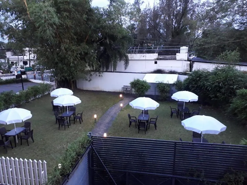 Emperor-Hotel Rachana Continental Pvt Ltd Kizhake Chālakudi