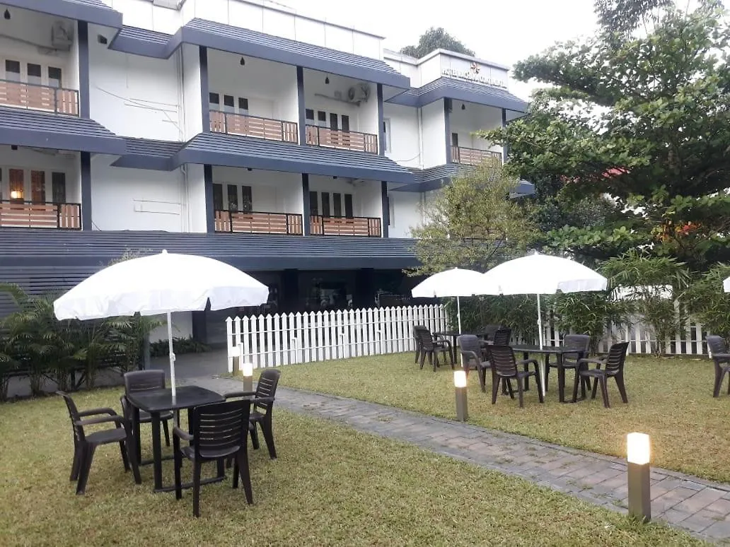 Hotel Emperor-Hotel Rachana Continental Pvt Ltd Kizhake Chālakudi