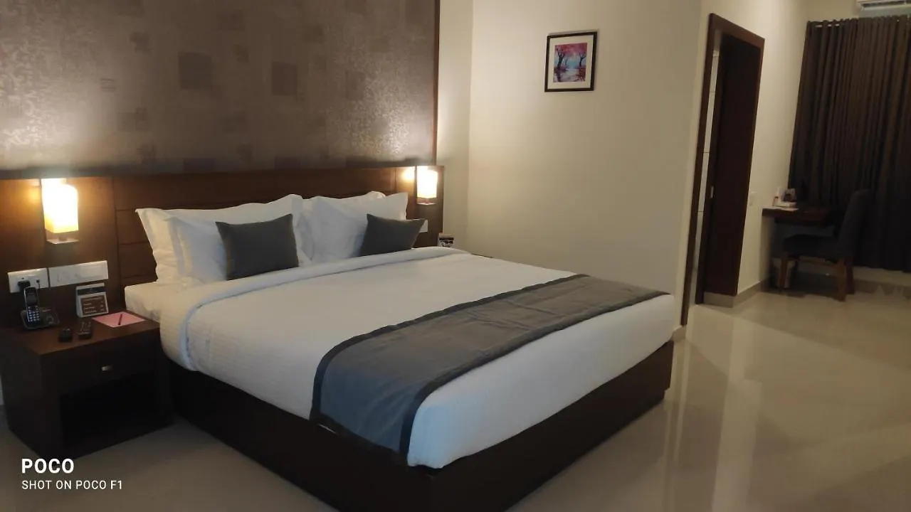 Emperor-Hotel Rachana Continental Pvt Ltd Kizhake Chālakudi India